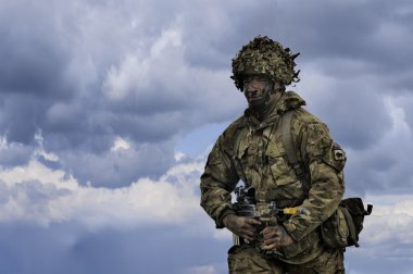 Galati, Romanya - 22 Nisan: İngiltere'de askeri ile yarı otomatik rifl