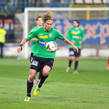 Galati, Romanya - Nisan 13: Bilinmeyen futbolcuların du gerçekleştirir