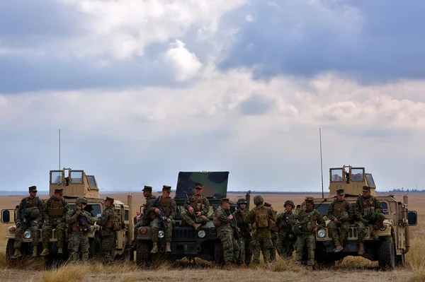 ГАЛАТИ, Румыния - 8 ОКТЯБРЯ: Боевые машины и припои в Риме — стоковое фото