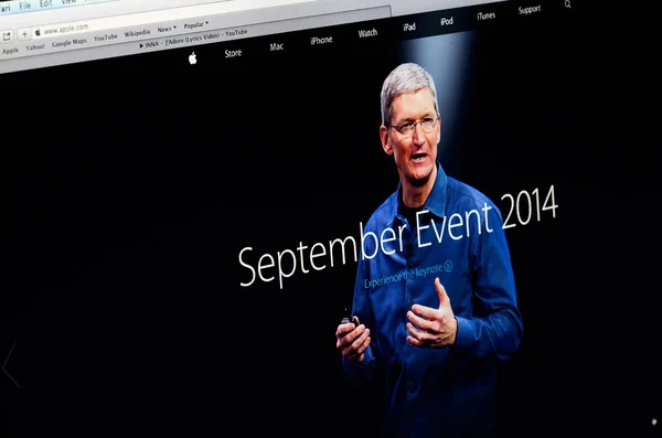 Photo of Apple homepage on a monitor screen — Stock Photo, Image