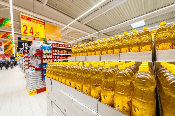 Bilder på stormarknaden Carrefour Galati — Stockfoto