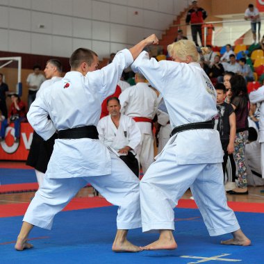 Karate yarışmacılar