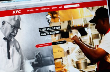 Kfc ana sayfasında bir monitör ekran fotoğrafı