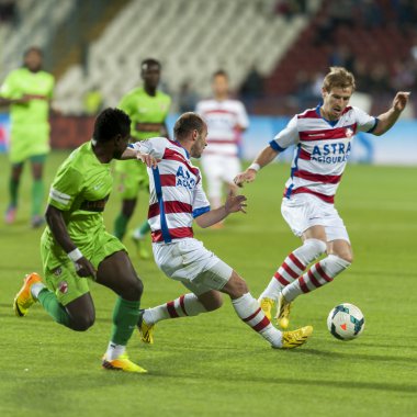 Bilinmeyen futbolcuların gerçekleştirir