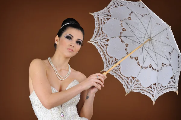 Beautiful bride  in white dress — Stock Photo, Image