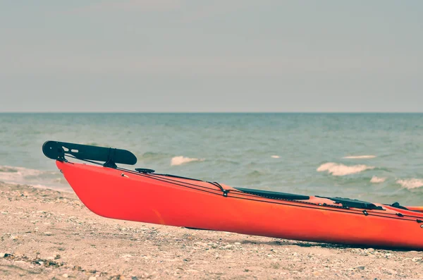 Kajak på stranden — Stockfoto