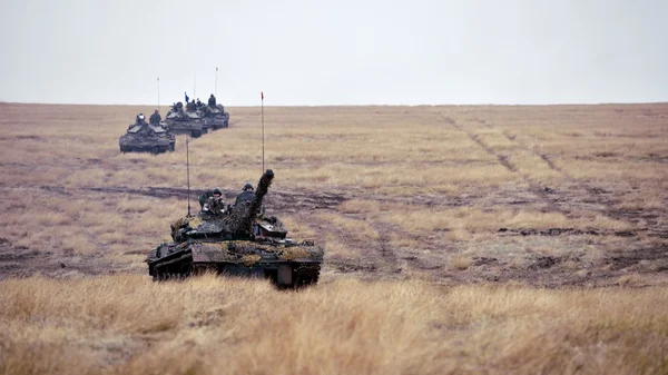 GALATI, ROMÉNIA - OUTUBRO 8: Tanque romeno TR 85M "Bizonul" em R — Fotografia de Stock