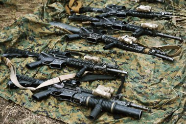 5.56 mm kalibre yarı otomatik Amerikan tüfek