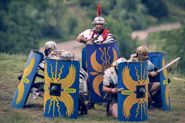 Roman soldiers in battle — Stock Photo, Image
