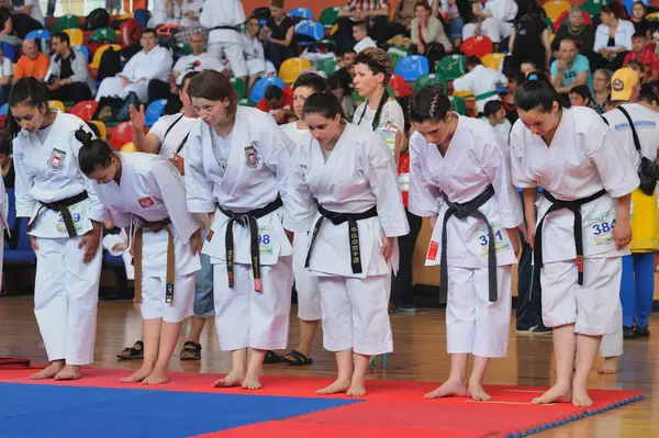 Deelnemers deelnemen aan de Europ Karate Championship Fudokan — Stockfoto