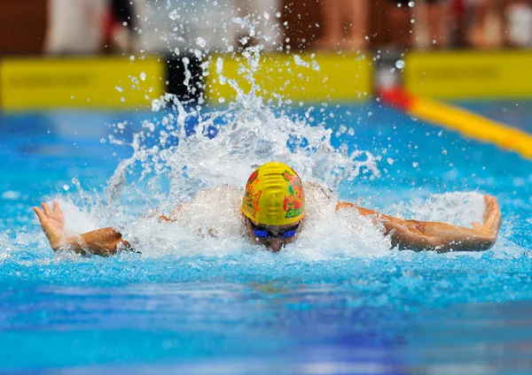 Nadador desconocido compitiendo — Foto de Stock