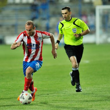 Bilinmeyen futbolcuların gerçekleştirir