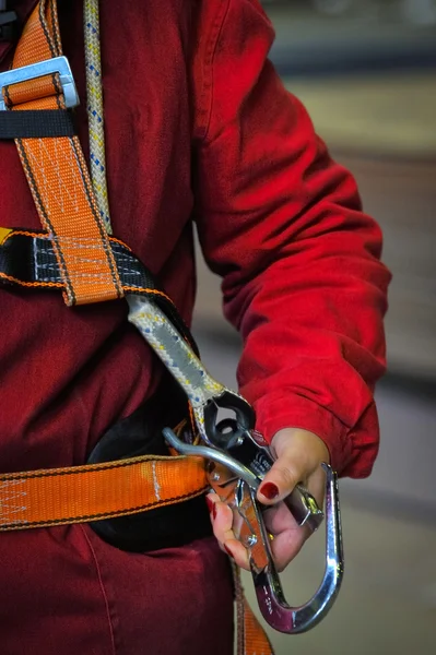 Dettagli della persona con cintura di sicurezza — Foto Stock