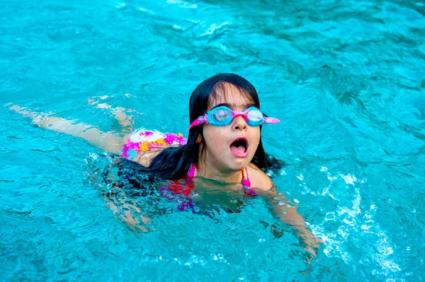 Swimming — Stock Photo, Image