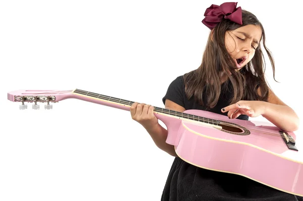 Flicka spela gitarr och sjunga — Stockfoto