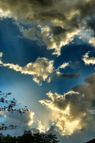 太陽が昇ると空 — ストック写真