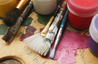 Ressamlar fırça ve palet