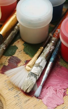 Ressamlar fırça ve palet