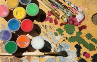 Ressamlar fırça ve palet