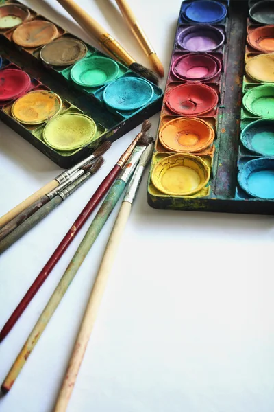 Набір кольорових фарб — стокове фото