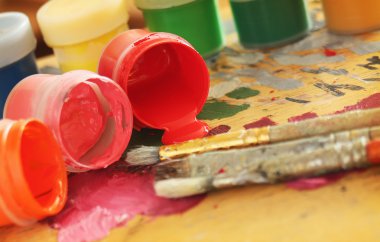 Renk boyalar fırçaları ile