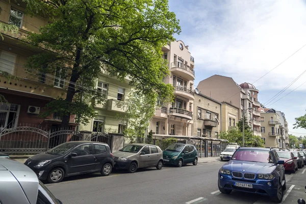 Détail architectural générique et vue sur la rue depuis le centre de Belgrade la capitale serbe — Photo