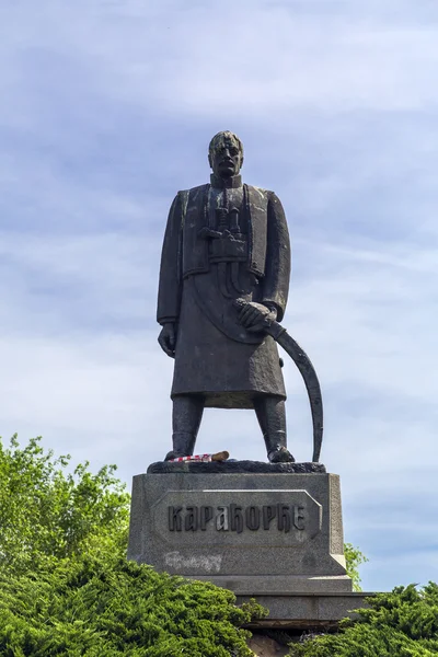 Estátua em um parque em Belgrado, a capital sérvia — Fotografia de Stock