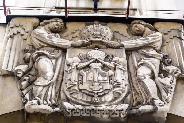 Klassisches architektonisches Detail in Belgrad, der serbischen Hauptstadt — Stockfoto