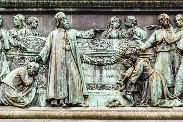 Plaza de la República (Trg Republike en serbio) con antiguos edificios de estilo barroco, la estatua del príncipe Miguel y el edificio del Museo Nacional —  Fotos de Stock