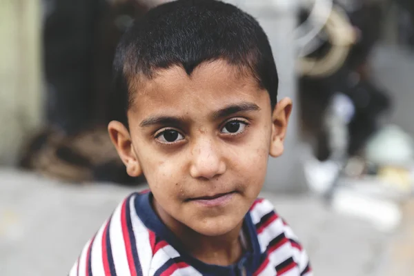 Syrian refugee kid in Istanbul — Stock Photo, Image