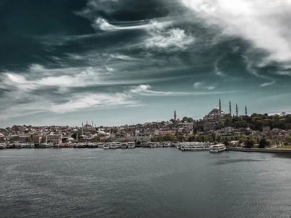 Istanbul Turkije Mei 2021 Uitzicht Vanaf Istanbul Bij Zonsondergang Gouden — Stockfoto