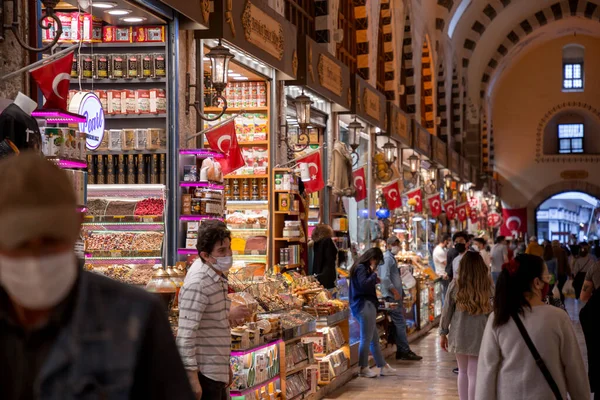 Istanbul Turchia Maggio 2021 Gente Shopping Cammina Attraverso Famoso Antico — Foto Stock