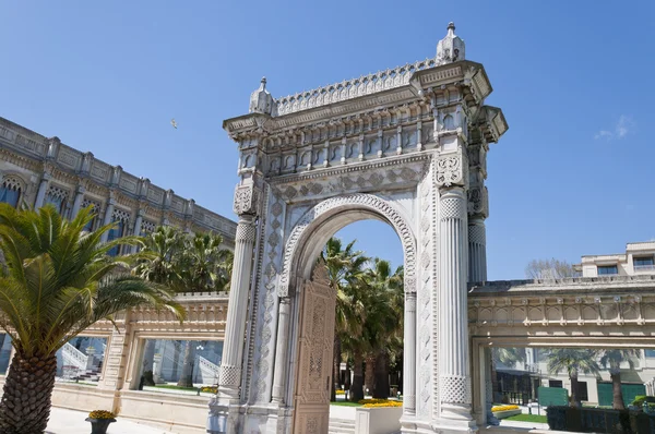 Çırağan Sarayı, İstanbul, yazın — Stok fotoğraf