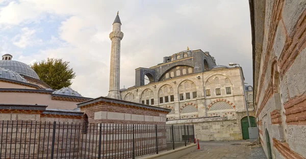 Kilic Ali Pasha Mosque and Islamic complex located in Tophane district by the Bosporus, Istanbul, Turkey — Stock Photo, Image