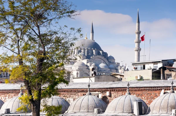 Yeni cami (nové mešity) ve čtvrti eminonu, istanbul — Stock fotografie