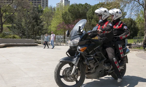 Turkse politie officieren wit Motorrad — Stockfoto