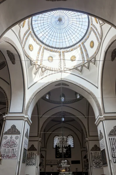 Interior view of Ulucami or the Great Mosque in Bursa islamic style antique decoration and Arabic calligraphy artworks — Stock Photo, Image