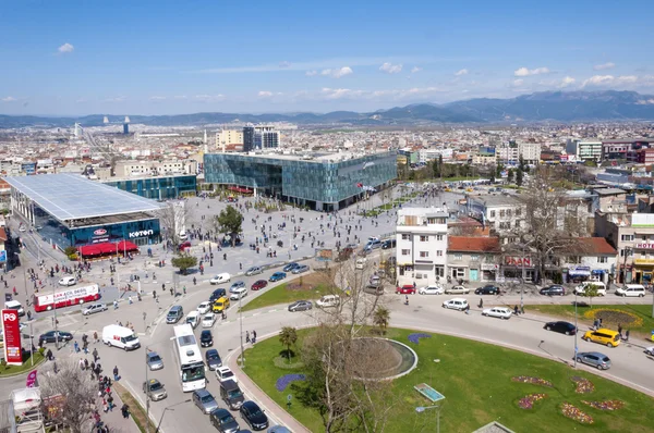 Вид с Кента Мейхеси, торгового центра в центральном районе Бурсы, Мраморное море, Турция — стоковое фото