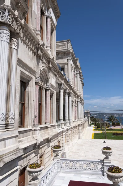 Utvendig visning av Ciragan Palace, Istanbul – stockfoto