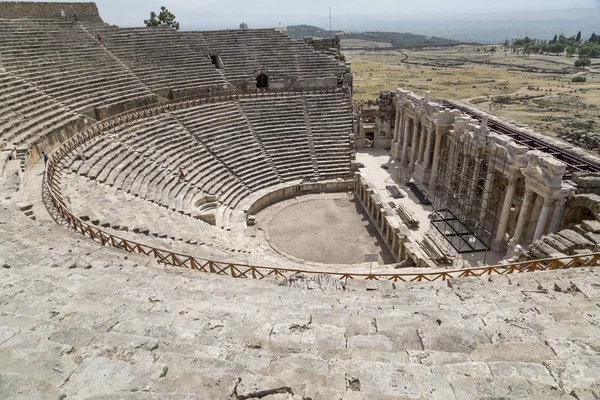 Ruinen von Hierapolis, der antiken Stätte in Pamukkale, Denizli, Türkei — Stockfoto