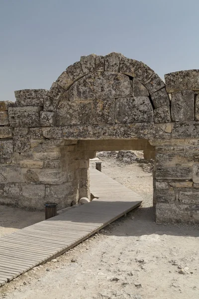 Ruinas de Hierápolis, el sitio antiguo ubicado en Pamukkale, Denizli, Turquía —  Fotos de Stock