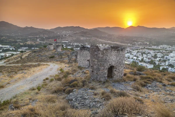 Mulini a vento a Ortakent, Bodrum, Turchia — Foto Stock