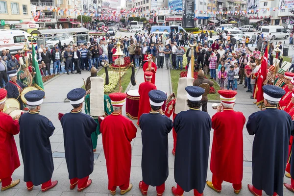 Banda Mehter se apresentando em Yalova, Turquia — Fotografia de Stock