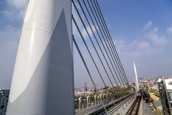 Detalhe de Istambul Metro Bridge sobre Halic ou Golden Horn, Turquia — Fotografia de Stock