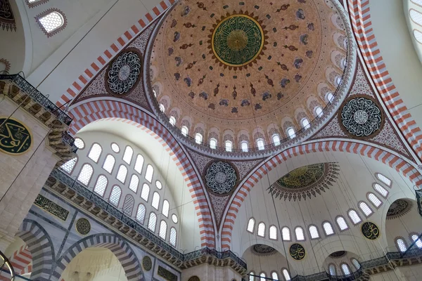 Innenansicht von der suleymaniye Moschee, Istanbul — Stockfoto