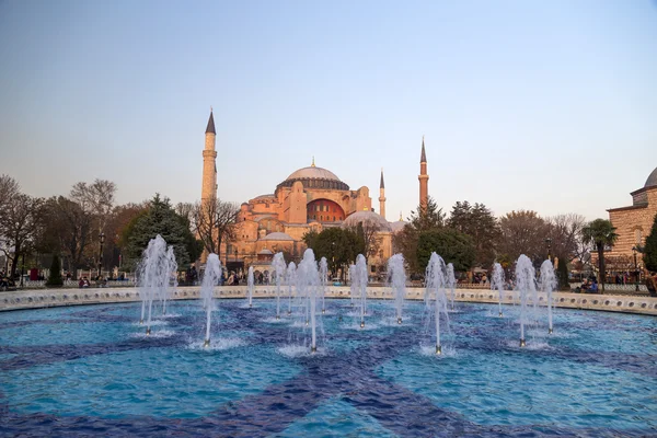 Museu Hagia Sophia, um dos marcos mais significativos de Istambul. Construído como uma catedral em 537 dC — Fotografia de Stock