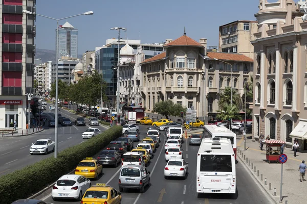 Interior view and the little shops at Kizlaragasi Han Bazaar, old Ottoman shopping complex structure — Stock Photo, Image