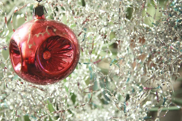 Décoration d'arbre de Noël sur le sapin de Noël — Photo