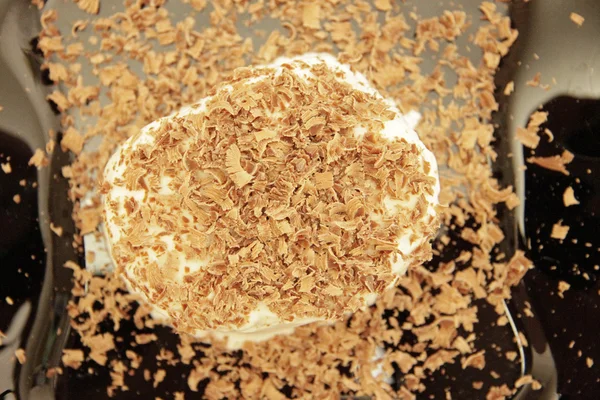 Çikolatalı dondurma ve çikolata üzerine hardered