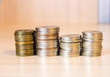 Masada duran farklı Rus sikkeleri.